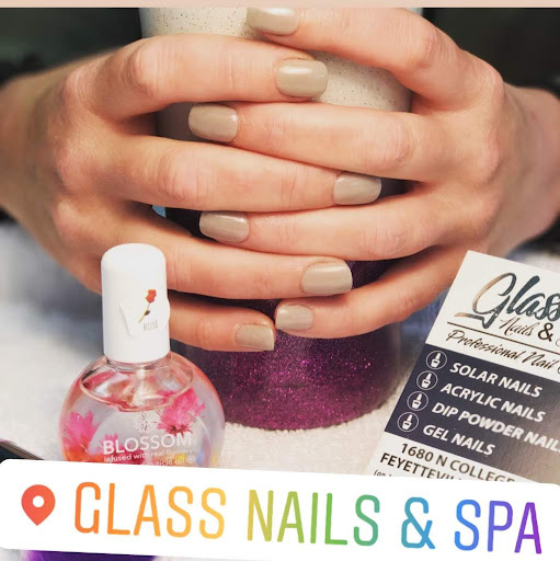 GLASS NAILS & SPA logo