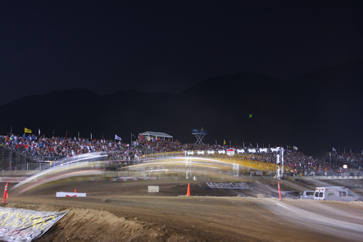 IMAGE: https://lh3.googleusercontent.com/-RDGqpQMisHk/TkFOzZsULQI/AAAAAAAAAp4/nrc2-kVCSRY/s720/IMG_0230.JPG