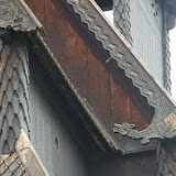 Details van de staafkerk van Vikøyri.