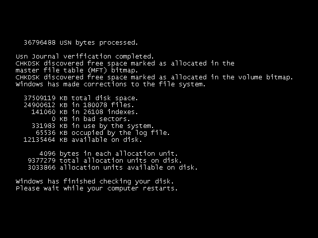 De resultaten van de Check Disk (chkdsk) tijdens het opstarten van het systeem