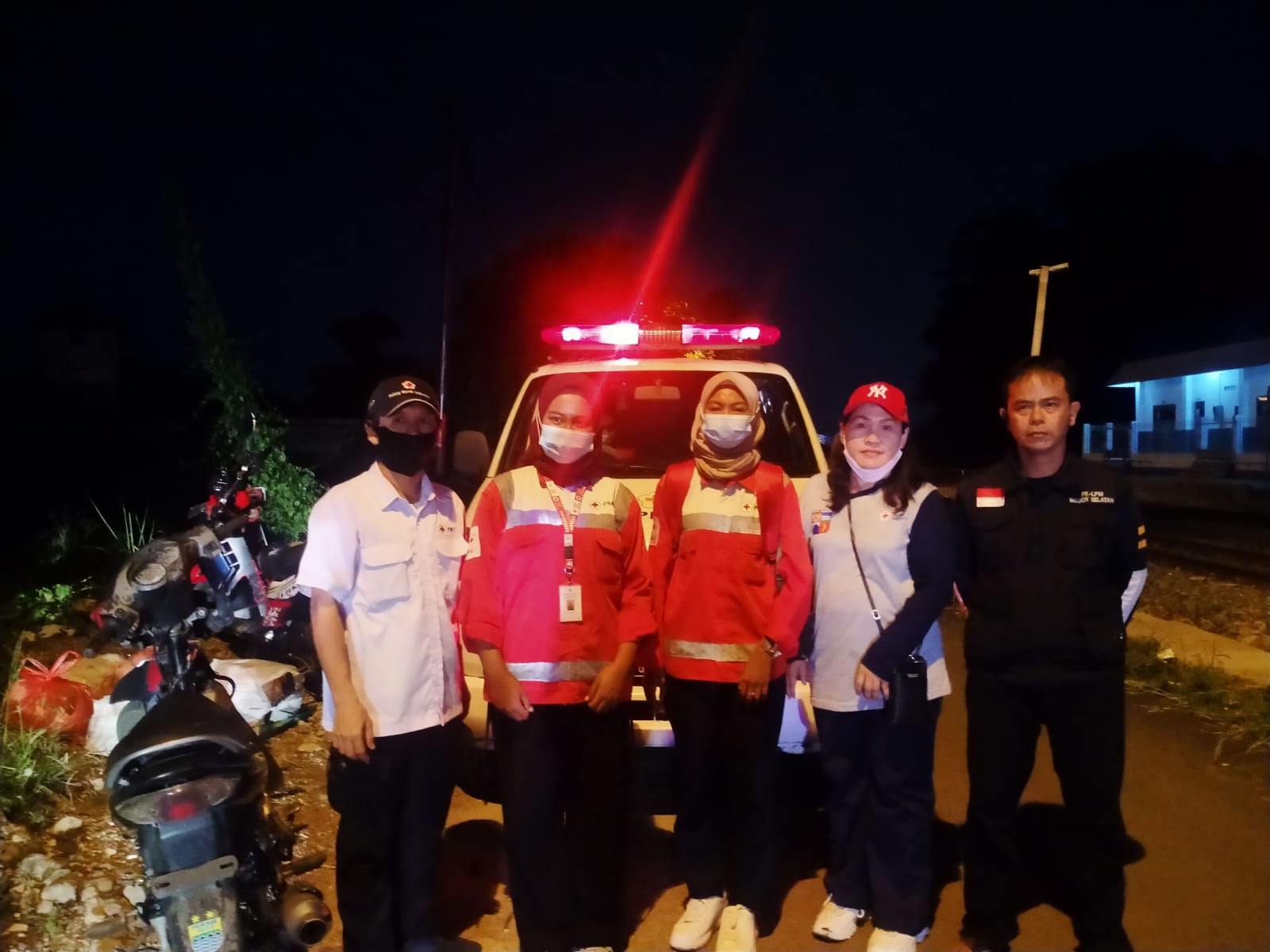 PMI Kota Bogor Berikan Bantuan Terhadap Korban Terdampak Bencana Longsor Di kelurahan Batutulis