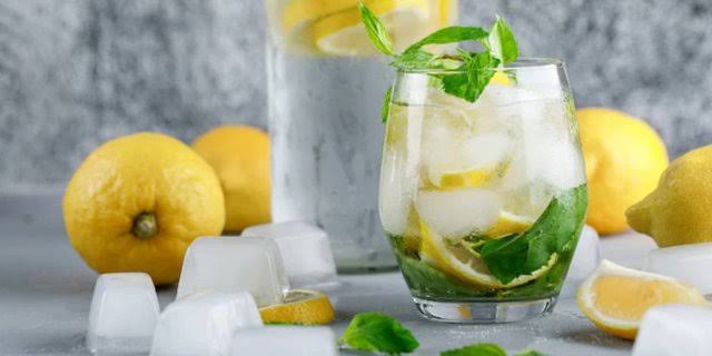 9 Manfaat Infused Water Lemon Apa Saja, Ini Penjelasannya!