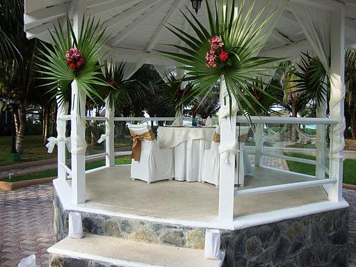 outside gazebo wedding