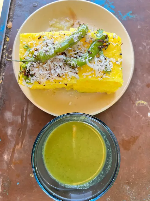 Paneer Khaman Dhokla [2 Pieces]