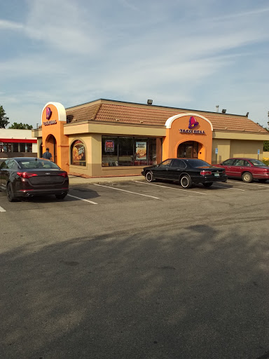 Mexican Restaurant «Taco Bell», reviews and photos, 45590 N Gratiot Ave, Macomb, MI 48042, USA