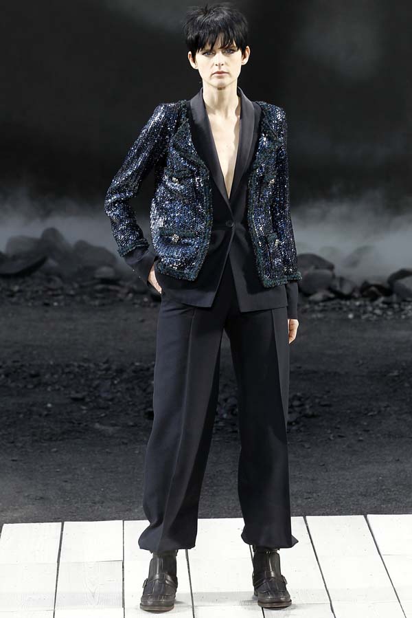 BRUSSELS IS BURNING: Paris Fashion Week- Chanel Womenswear Fall/Winter ...