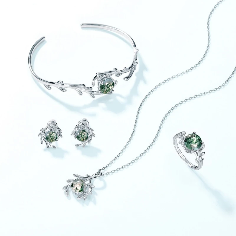 S925 Zilveren vingerring met waterplantagaat steen. Uniek en elegant, een prachtige accessoire voor elke dag.