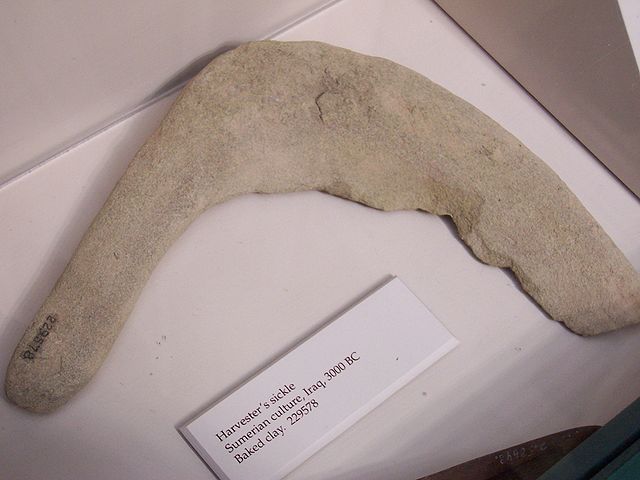 파일:external/upload.wikimedia.org/640px-ClaySumerianSickle.jpg