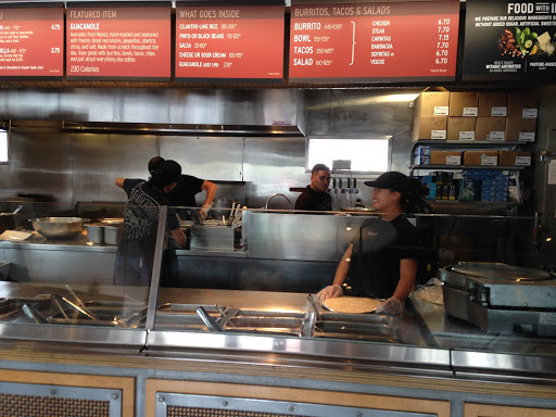 Mexican Restaurant «Chipotle Mexican Grill», reviews and photos, 5310 Lakewood Blvd, Lakewood, CA 90712, USA