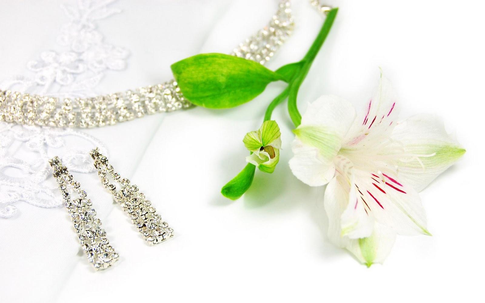 Wedding Jewelry Set wallpaper