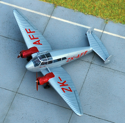 GAL ST-25 monospar ( special hobby 1/72) Fini8