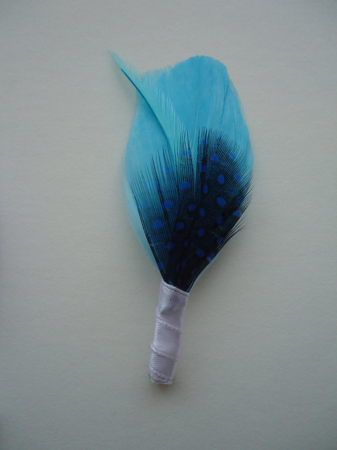 Light blue feather boutonniere - Light Blue Dot