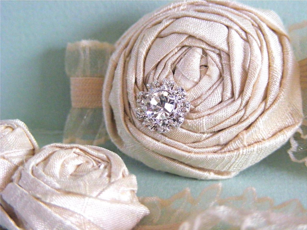 Rosette Bridal Garter Set