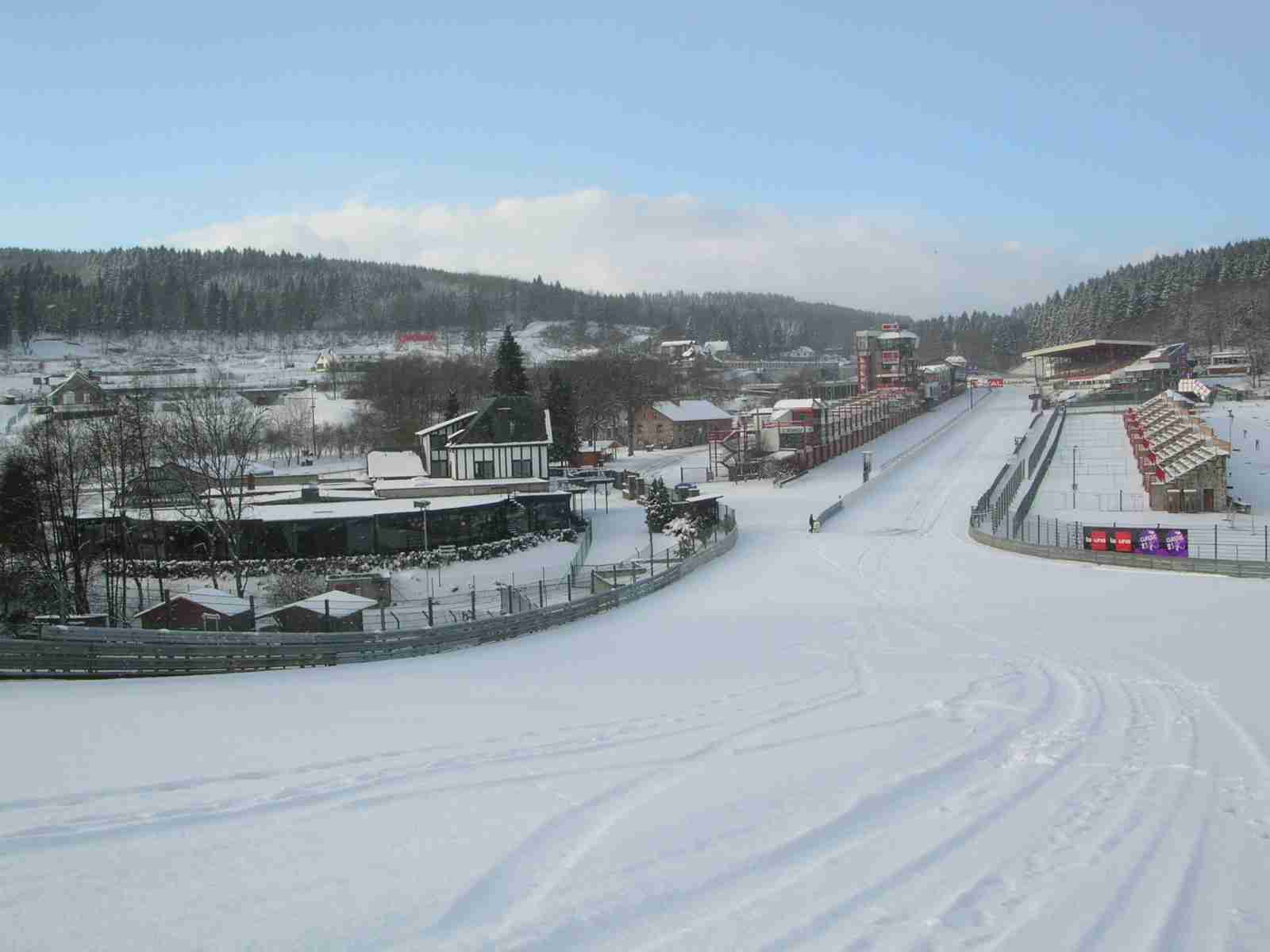 snow_spa_ge-top-eau-rouge_by_Gareth_Evans_17Feb2005.jpg