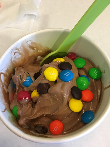 Frozen Yogurt Shop «Brrrberry Frozen Yogurt», reviews and photos, 6815 Parker Farm Dr, Wilmington, NC 28405, USA