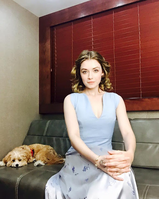 Sarah Bolger Dp Profile Pics