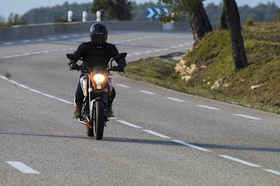 Perhatikan Beli Helm Berstandar SNI Yang Asli Agar Aman dari Razia Motor Perhatikan Beli Helm Berstandar SNI Yang Asli Agar Aman dari Razia Motor