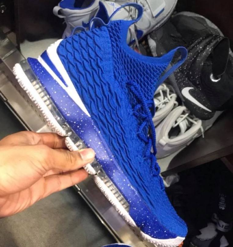 lebron james kentucky shoes