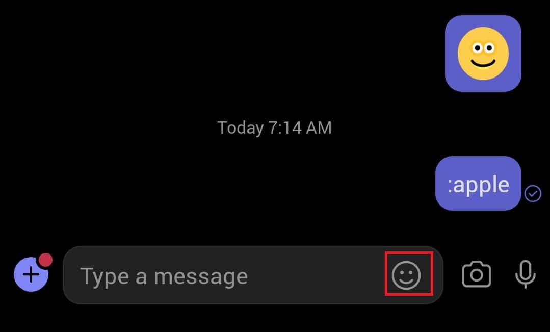 Toca el icono de emoji en el área de texto del chat.