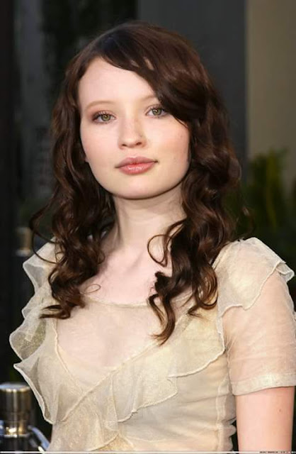 Australian Actress Emily Browning dp