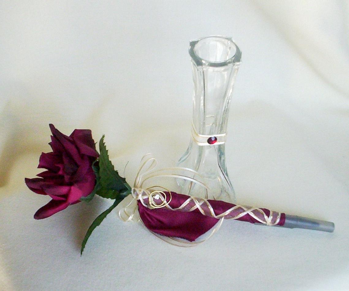 burgundy flower wedding