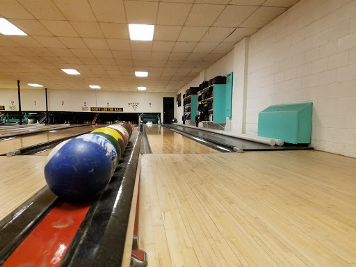 Bowling Alley «Danbury Duck Pin Lanes», reviews and photos, 7 E Hayestown Rd, Danbury, CT 06811, USA