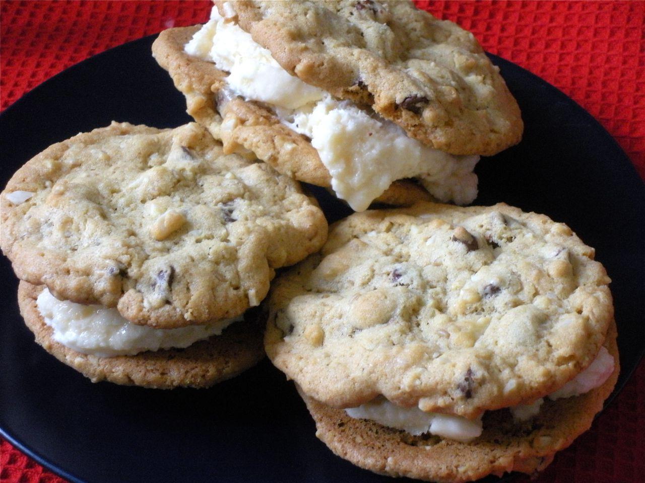 Amaretto Ice Cream Cookie