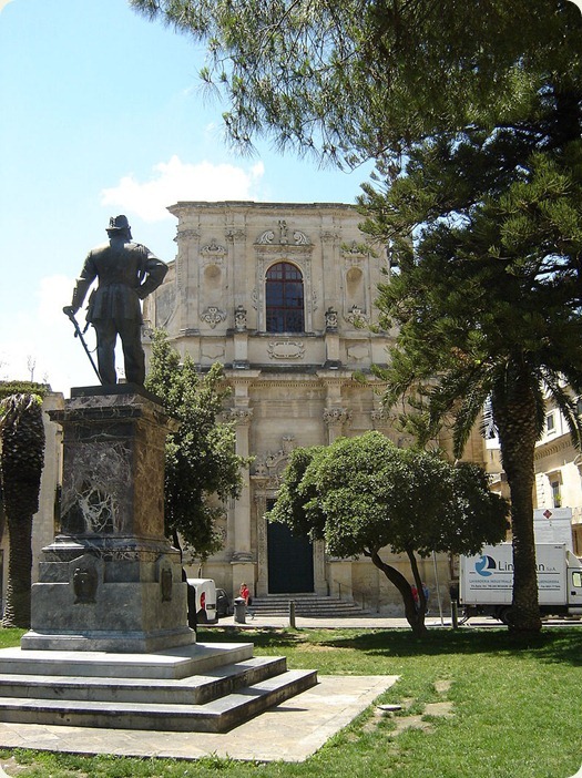 lecce-Piazzetta_Santa_chiara_1_thumb