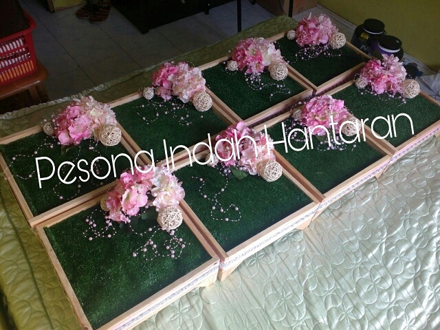 Gubahan Hantaran Pallet Kayu - Dulang hantaran #flower #dulang