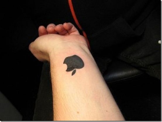 black_apple_pequenas_tatuagens_para_homens