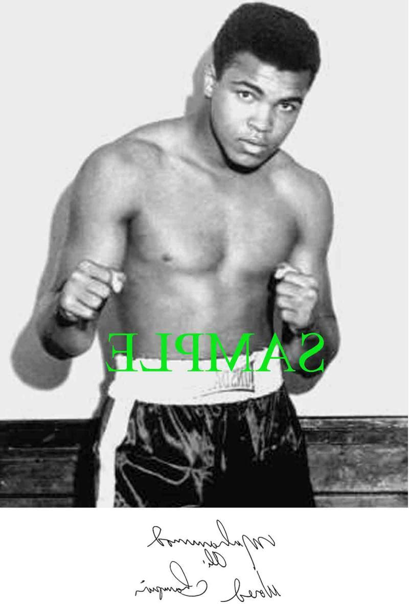 MUHAMMAD ALI  CASSIUS CLAY  PHOTO w  PRINTED SIGNATURE    Autographs-Reprints