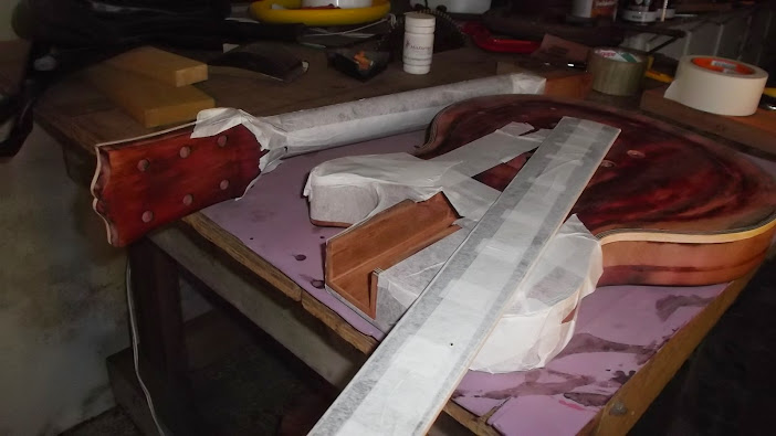 Construção inspirada Les Paul Custom, meu 1º projeto com braço colado (finalizado e com áudio) - Página 5 DSCF1492