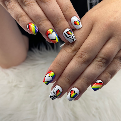 She Nails logo