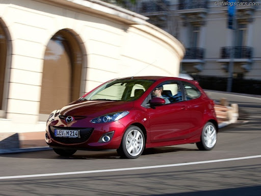 احدث سيارات 2011/2012 Mazda-2_2011_03