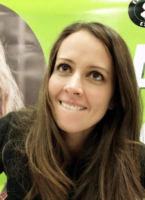 Amy Acker Awesome Beautiful Pics