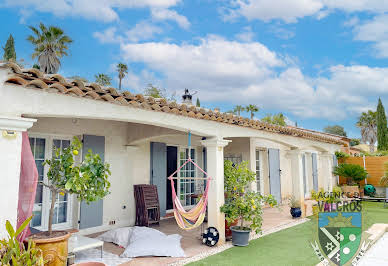 House with pool and terrace 10