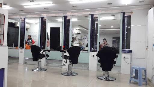 Naturals Unisex Salon, No.10, KC Towers, 2nd Floor, Above Lee Showroom, New BEL Road, Bengaluru, Karnataka 560094, India, Facial_Spa, state KA