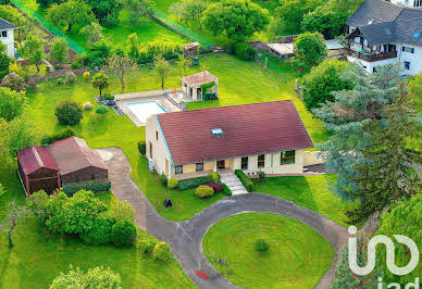 House with pool 2