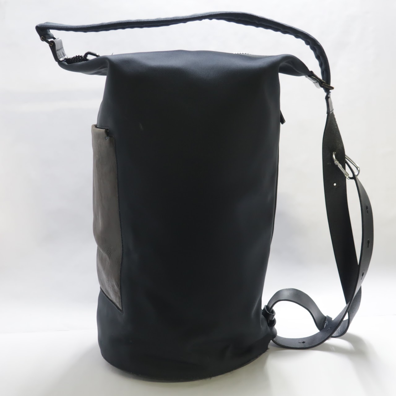 Troubadour Barrel Bag