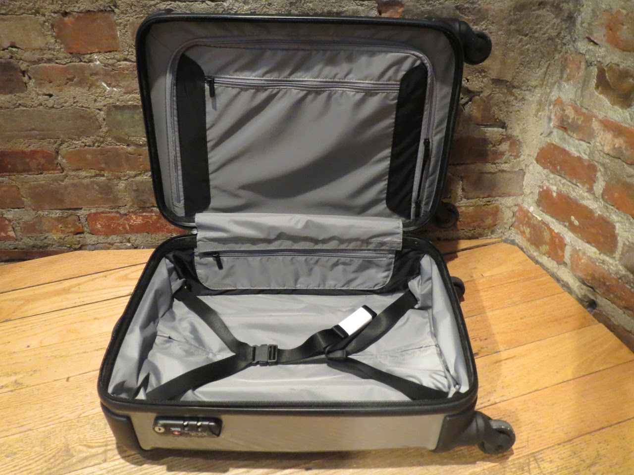 Tumi 'Vapor' Carry on Luggage