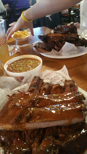 Barbecue Restaurant «Dreamland Bar-B-Que», reviews and photos, 101 Bridge Ave, Northport, AL 35476, USA