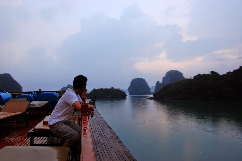 Sunrise Halong Bay