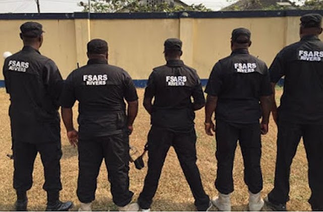 SARS Officials Arrests 2 Suspected Armed Robber And Their Herbalist In Ogun State