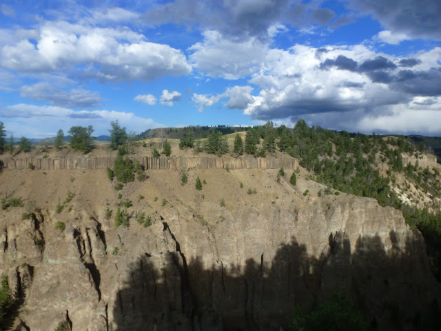 Mammoth Hot Springs. Valle de Lamar. Calcite Springs. Tower Falls. 12 Julio - LAS ROCOSAS DE CANADA. YELLOWSTONE Y GRAND TETON. (50)