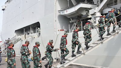 Ratusan Siswa Kodiklat TNI AL   Lattek  Wira Jala Yudha