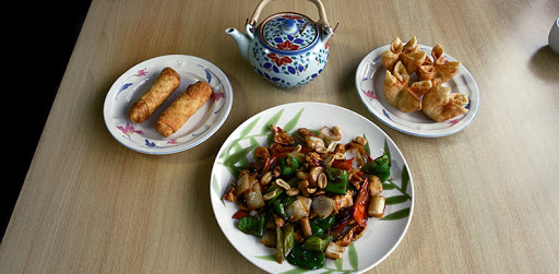 Chinese Restaurant «Golden Kitchen Chinese Restaurant», reviews and photos, 1440 Butterfield Rd, Mundelein, IL 60060, USA