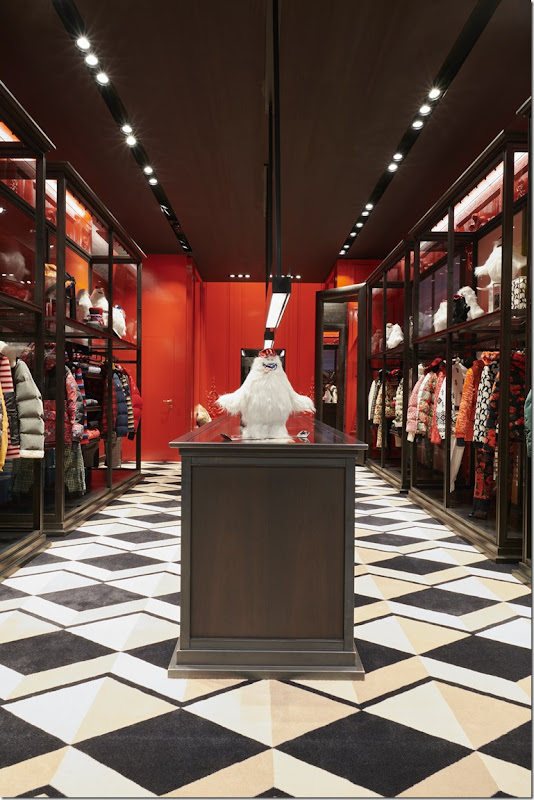 MONCLER TEMPORARY GRENOBLE SLOANE SQUARE LONDON (2)