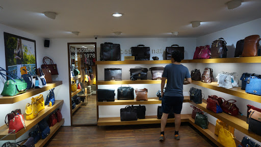 Hidesign, No.5, Mascarenhas Building, MG Road, Ozari, Panjim, Goa 403001, India, Bag_Shop, state GA