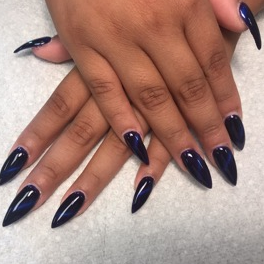 Us Nails logo