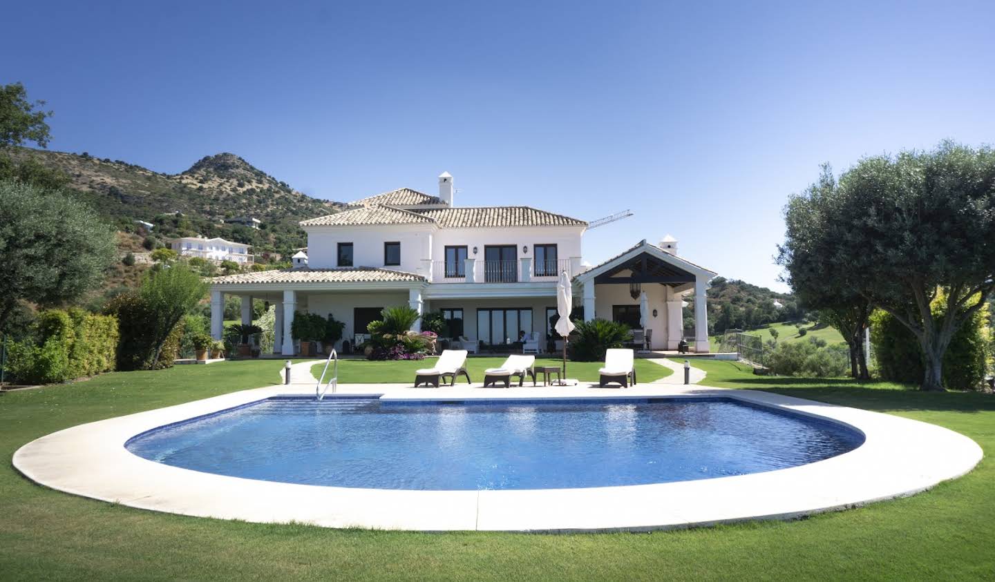 Villa with pool and garden Benahavís